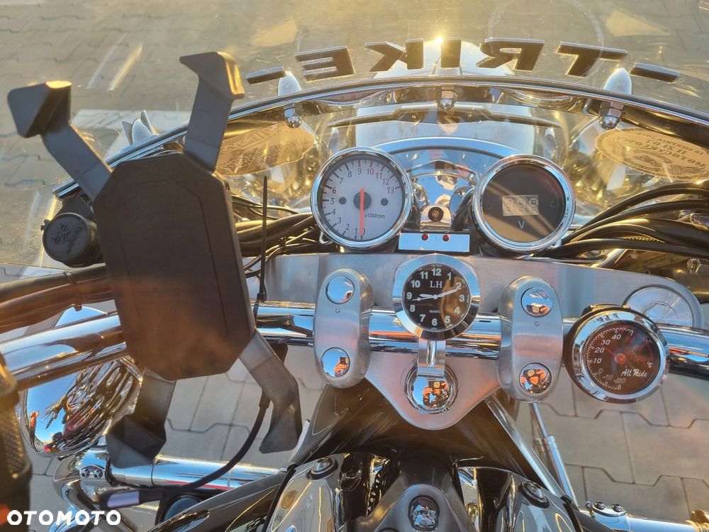 Suzuki Boulevard - 17