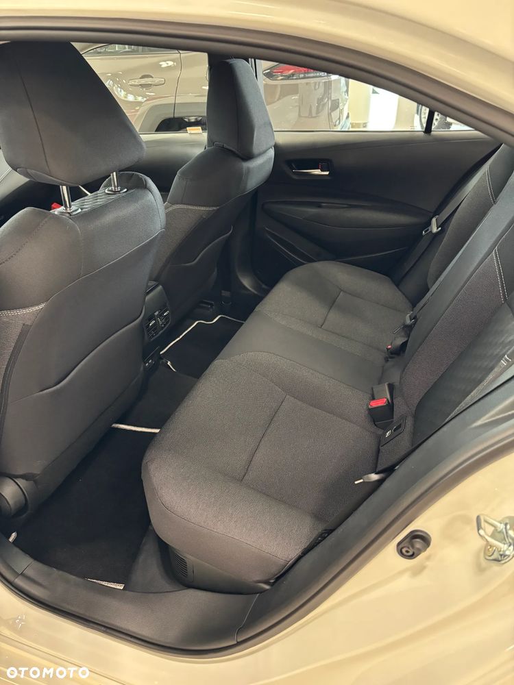 Toyota Corolla - 21