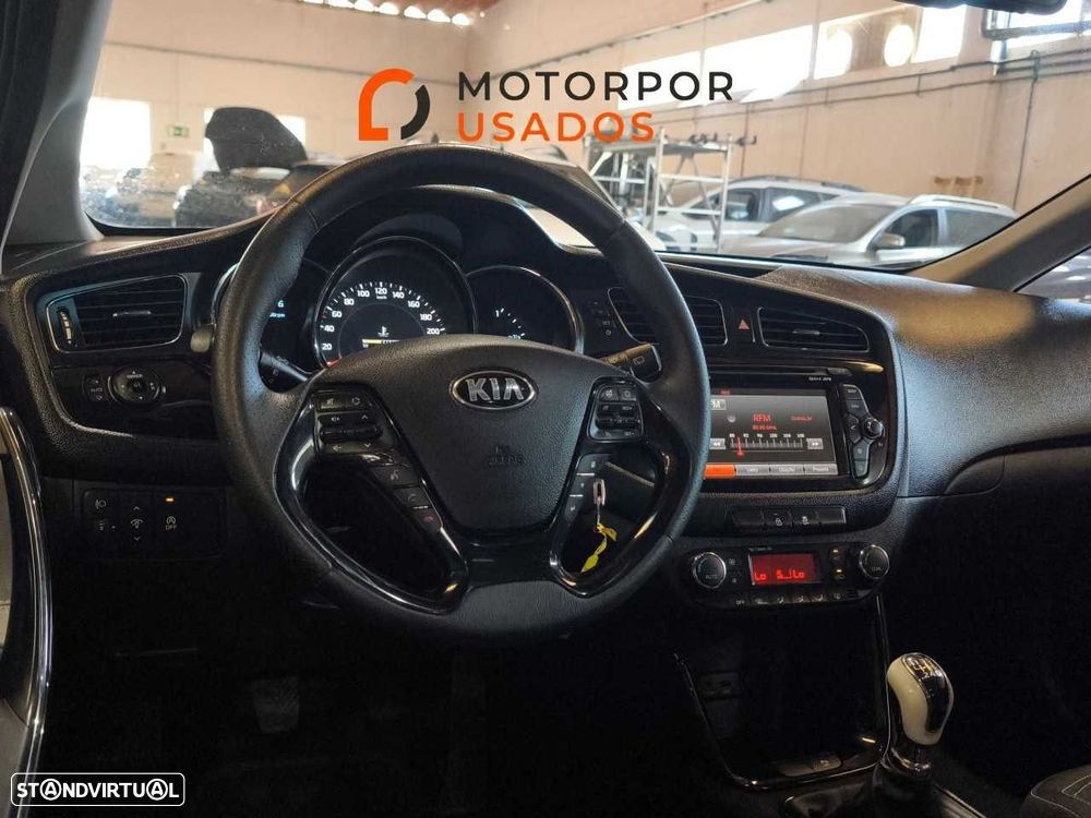 Kia Ceed 1.6 CRDi More Edition - 12