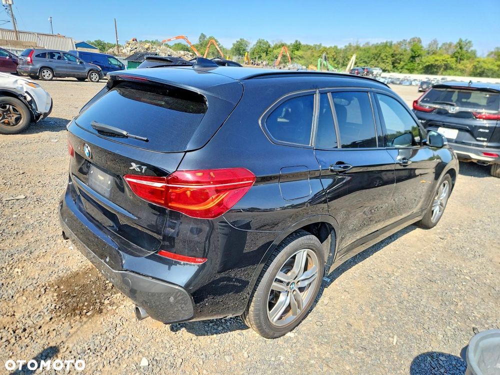 BMW X1 xDrive25i GPF Sport Line sport - 6