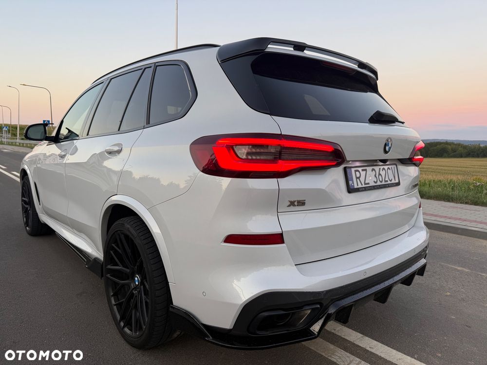 BMW X5 M M50i - 3