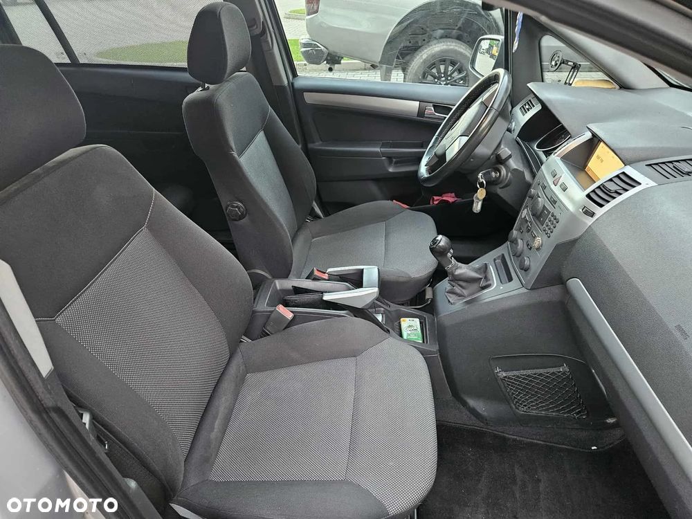 Opel Zafira - 17