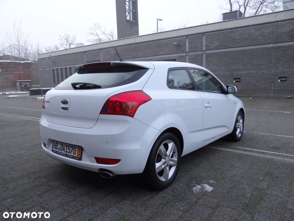 Kia ProCeed 1.4 CVVT Dream-Team Edition - 9