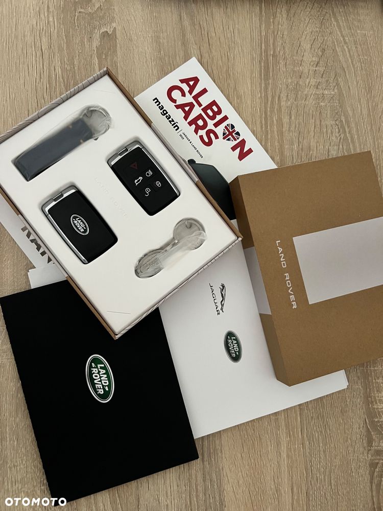 Land Rover Defender 3.0 D250 mHEV X-Dynamic SE - 13