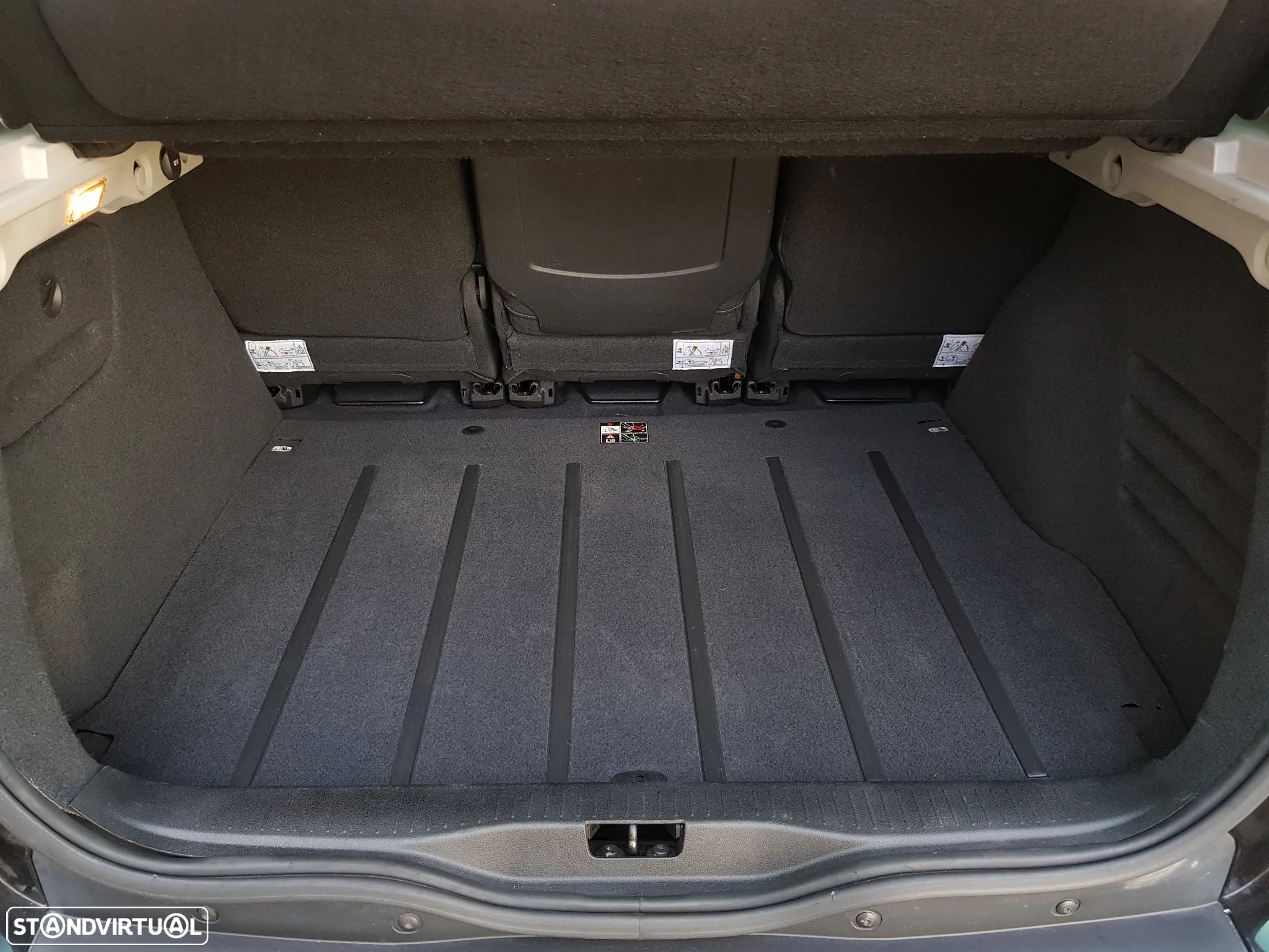 Renault Scénic 1.5 dCi Dynamique S - 8