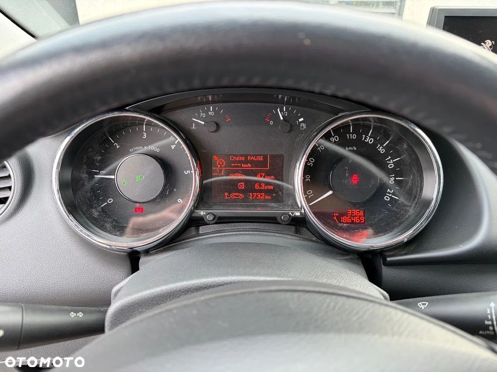 Peugeot 3008 HDi 115 Allure - 5