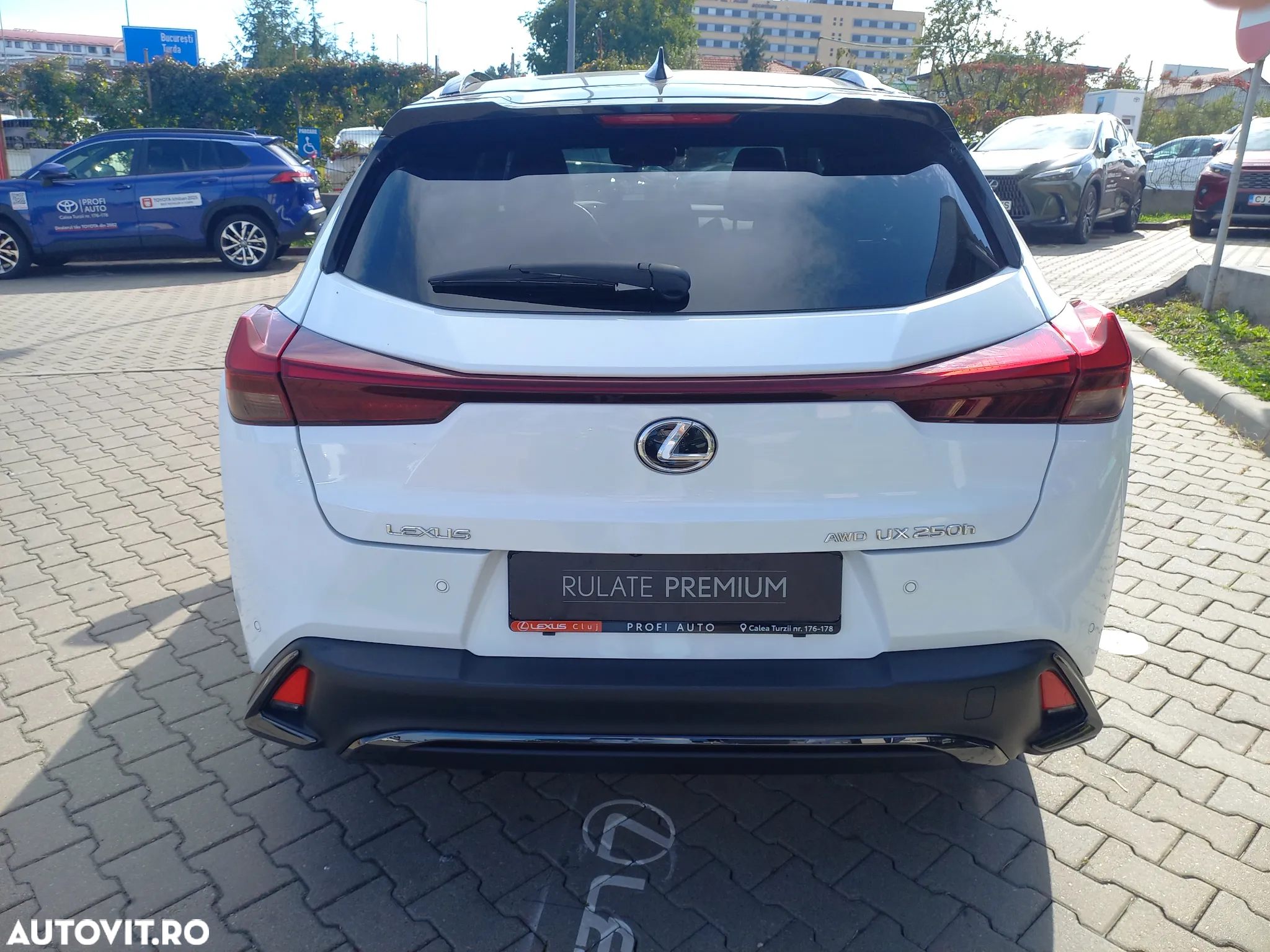Lexus UX 250h 2.0L HEV 20H- (178 HP) 4X4 CVT F Sport - 7
