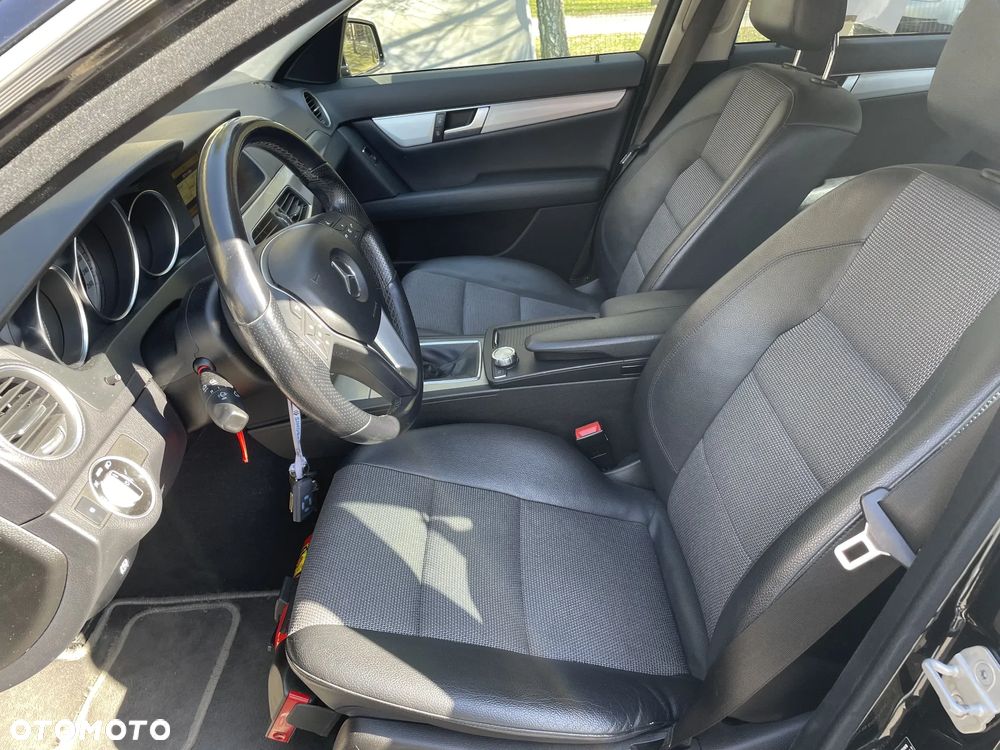 Mercedes-Benz Klasa C 180 CGI BlueEff Avantgarde - 18