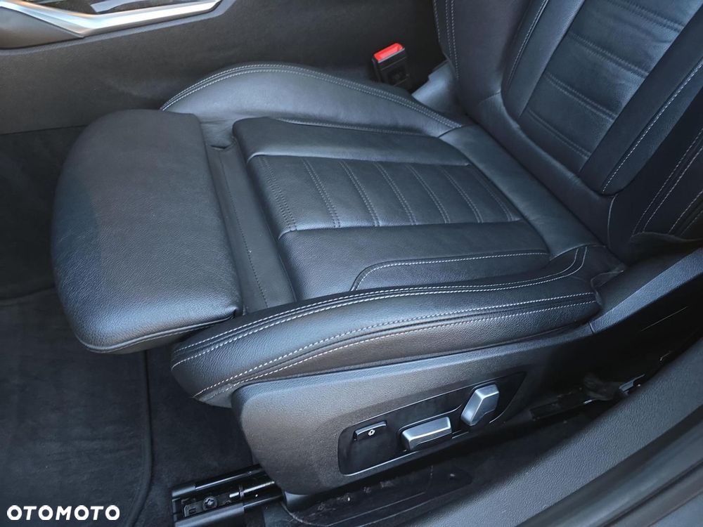 BMW Seria 3 320d - 14