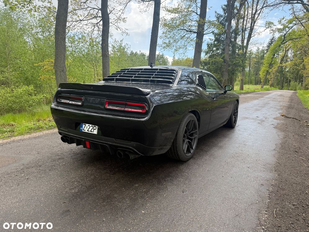 Dodge Challenger - 14
