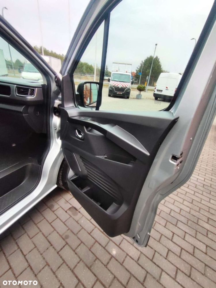 Renault Trafic - 25