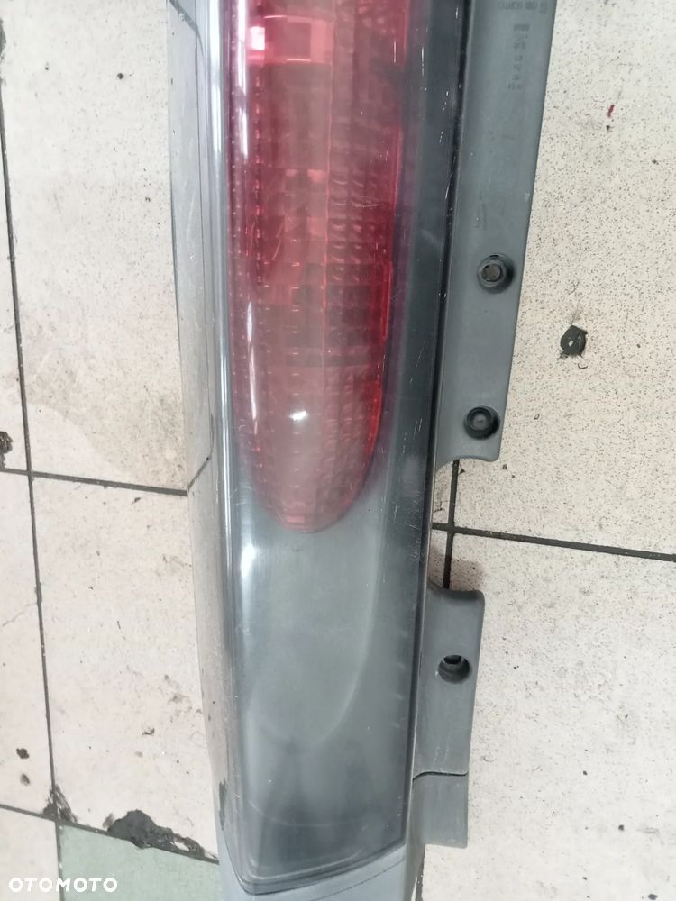 lampa lewa prawa  tył vivaro 1 - 3