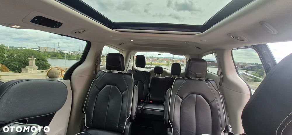 Chrysler Pacifica - 15