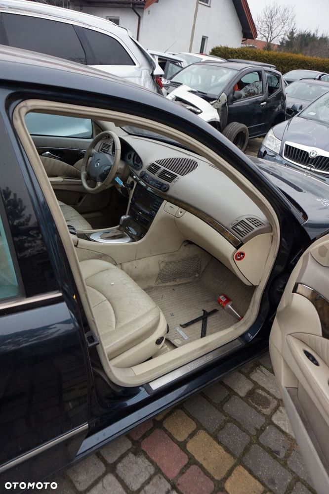 MERCEDES E-KLASA W211 SEDAN 2003 189 2.7 CDI OM647961 177KM 722640  ZIELONY na części - 15