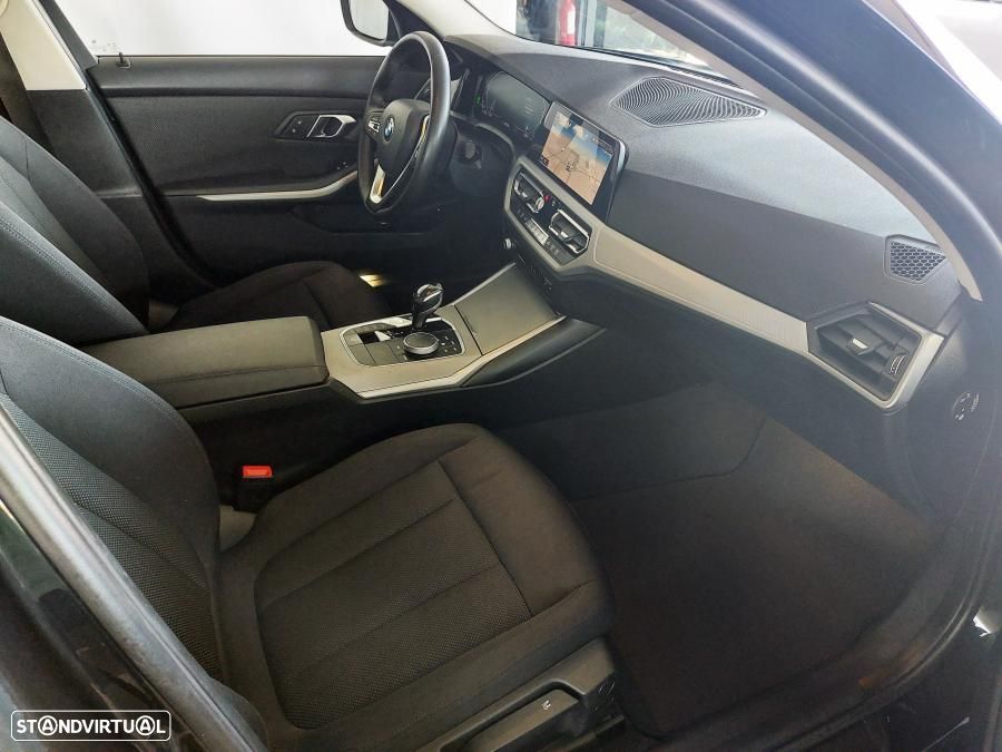 BMW 330 e Auto - 46
