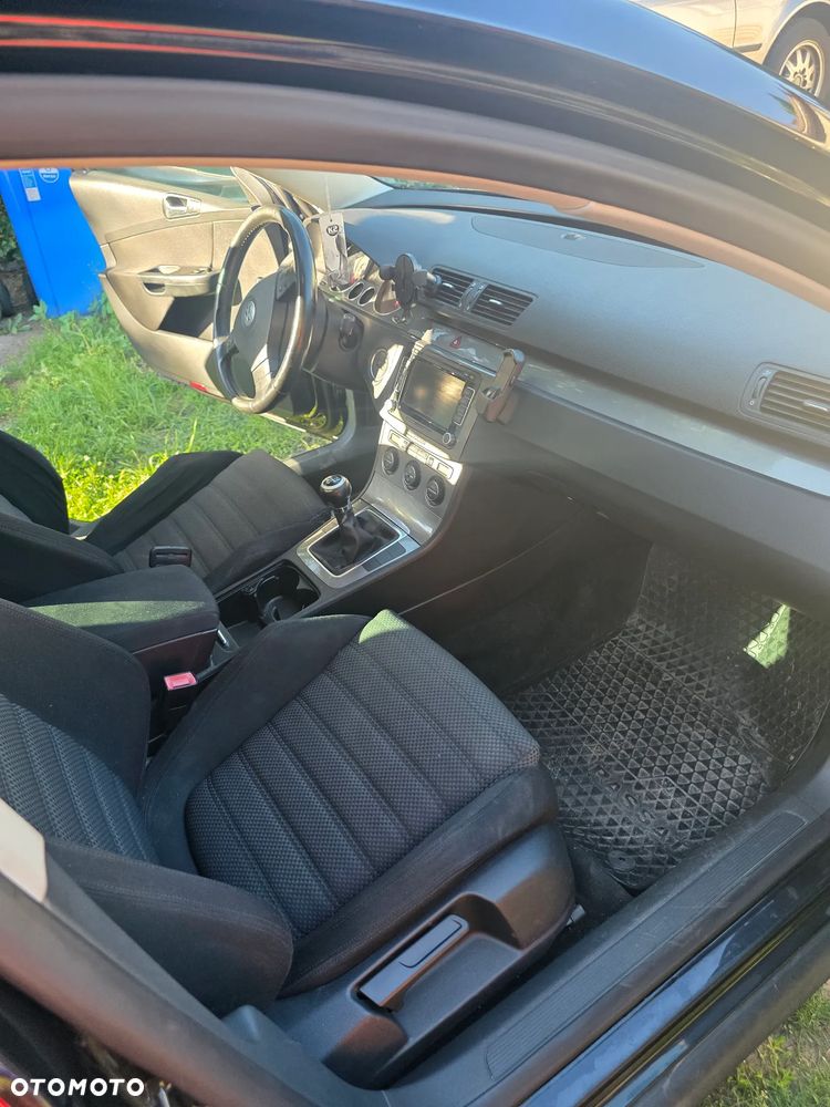 Volkswagen Passat 1.9 TDI DPF BlueMotion - 7