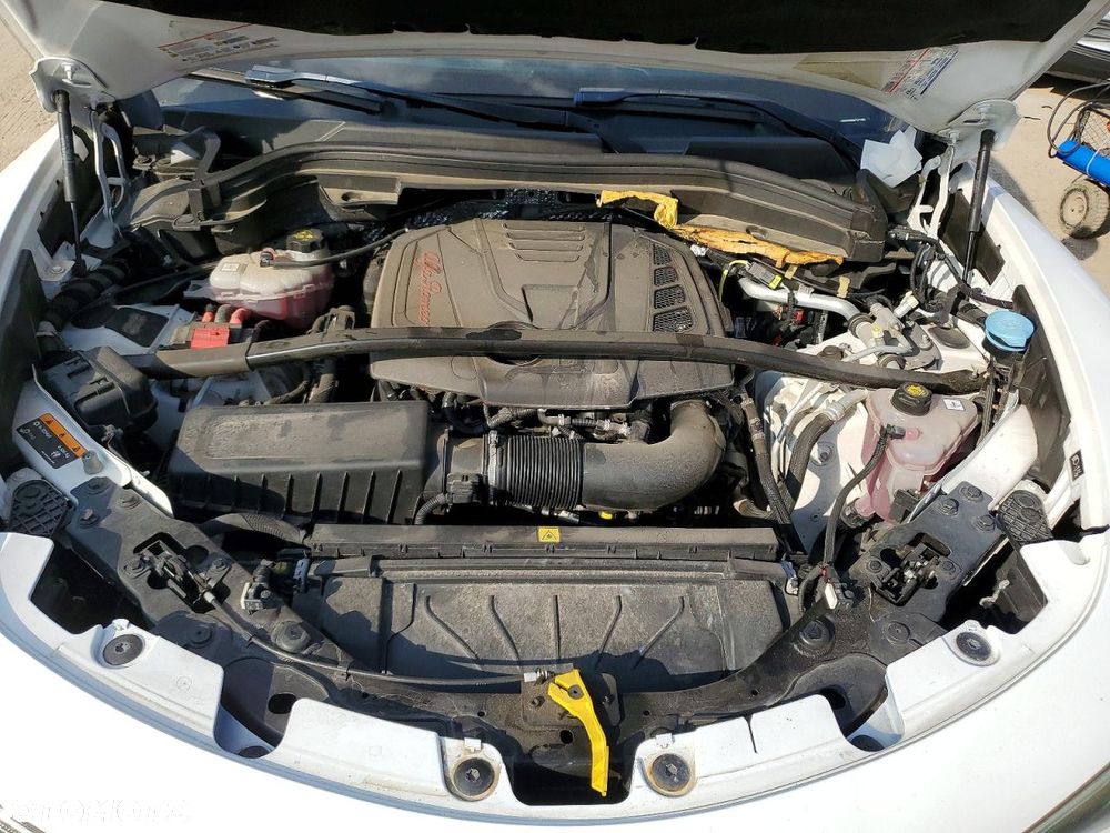 Alfa Romeo Stelvio 2.0 Turbo 16V AT8-Q4 Ti - 12