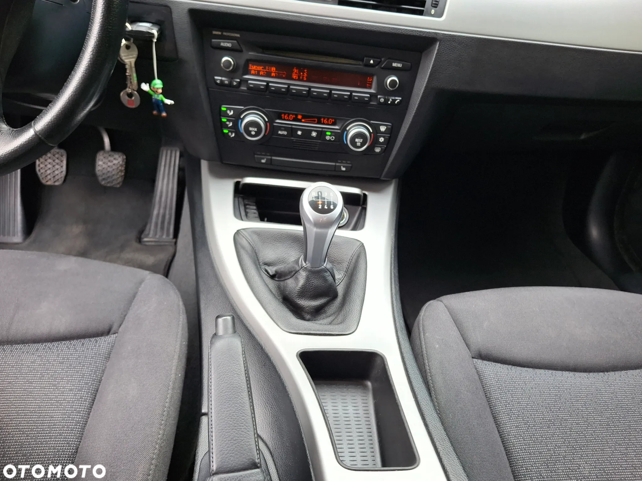 BMW Seria 3 318d - 22