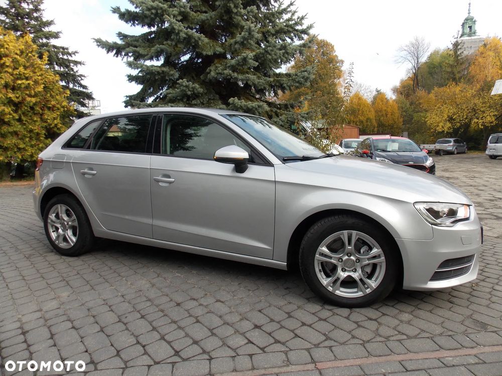 Audi A3 Sportback 1.6 TDI Attraction - 9
