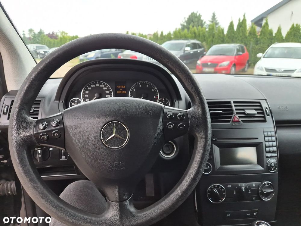 Mercedes-Benz Klasa A 160 BlueEFFICIENCY Elegance Special Edition - 17