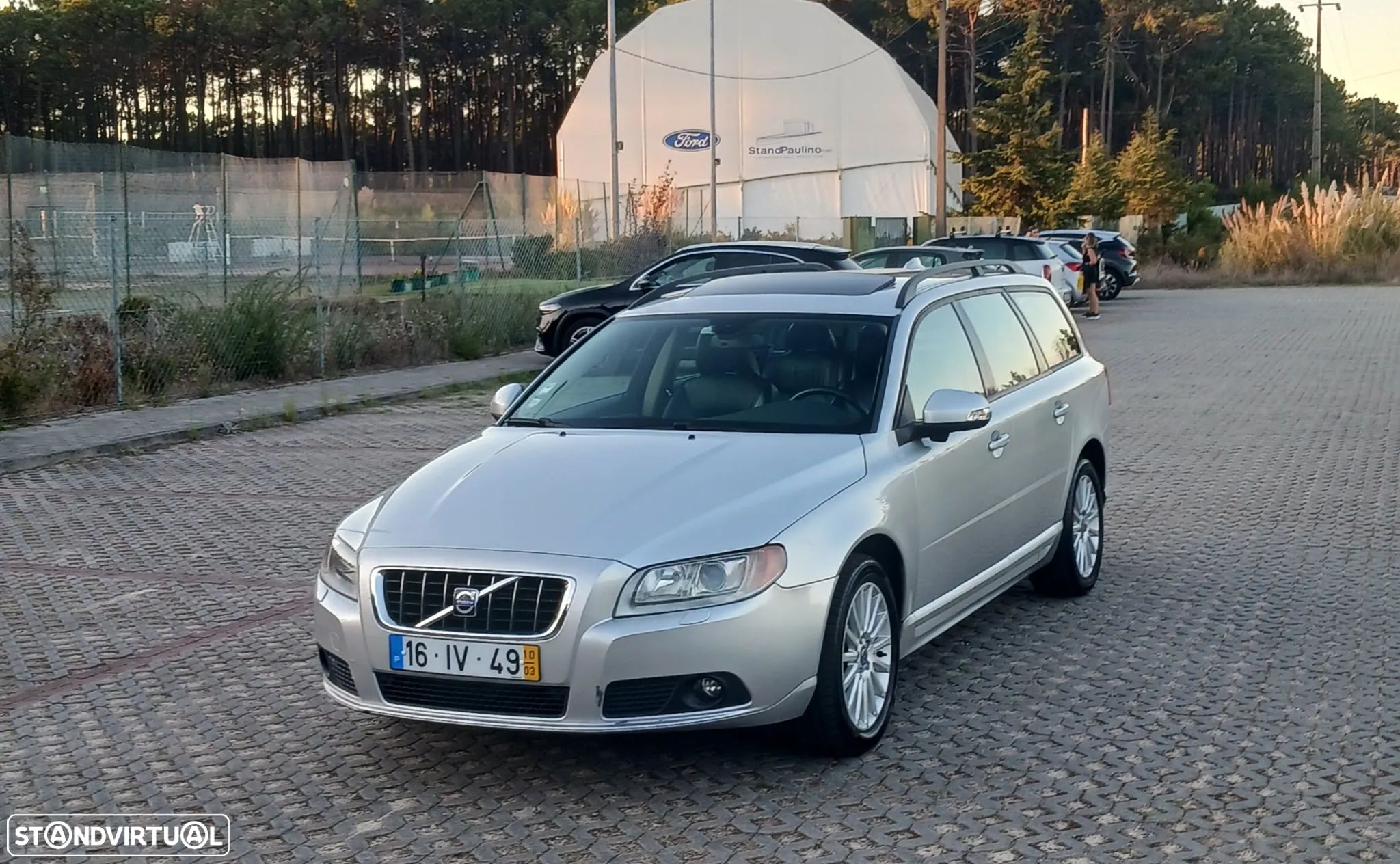Volvo V70 2.4 D5 Momentum - 1