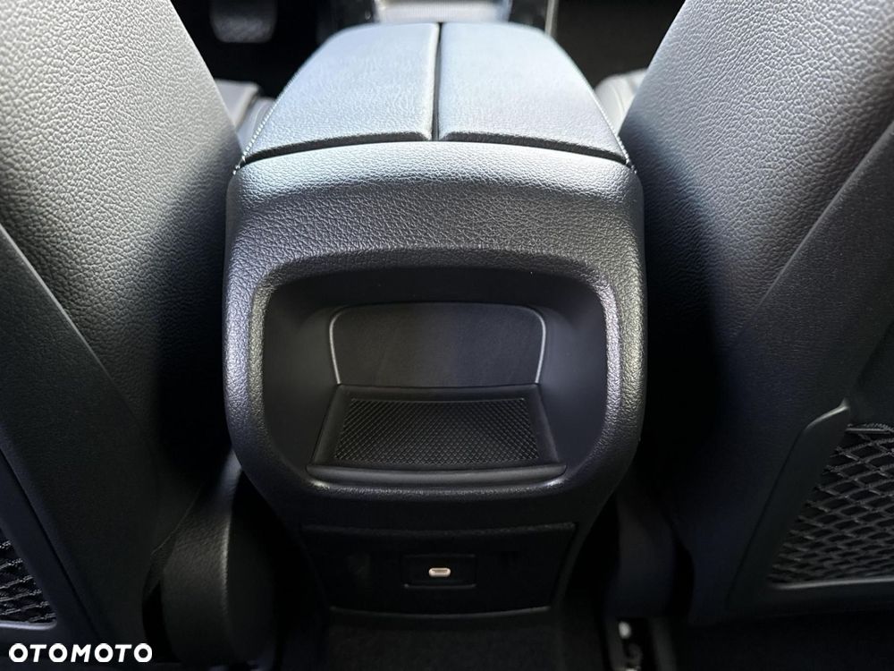 Mercedes-Benz CLA - 17