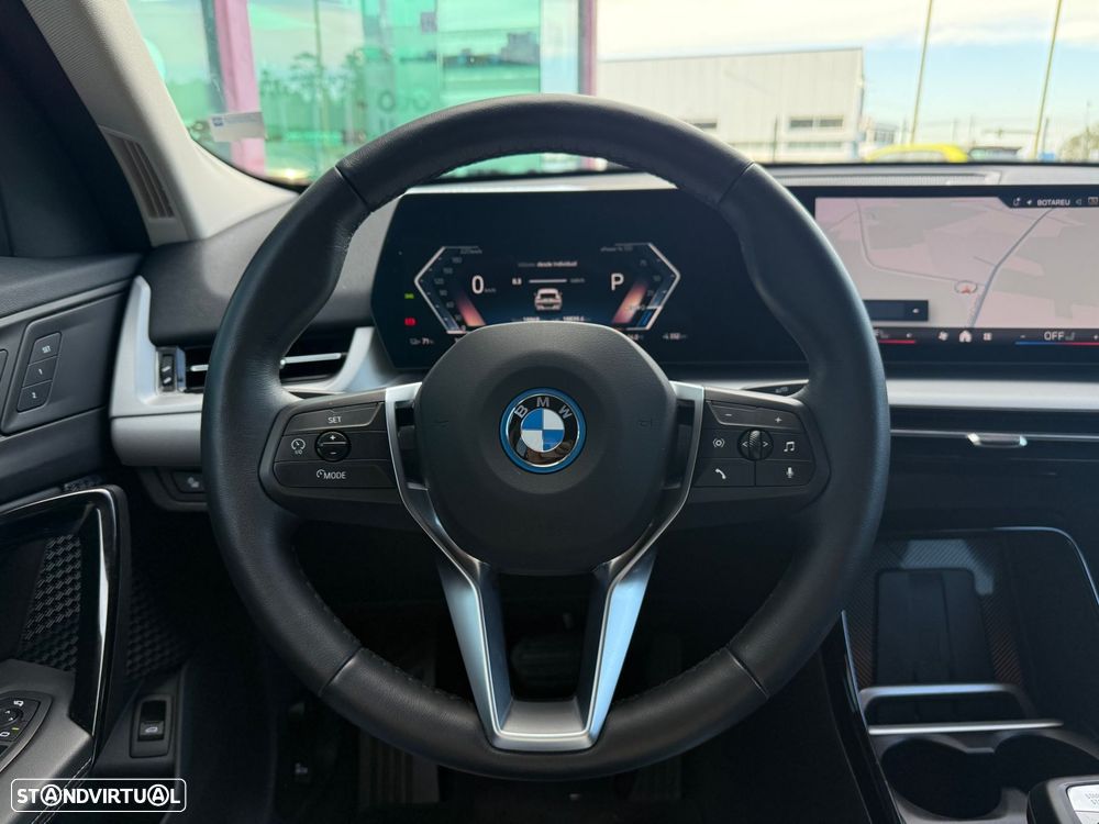 BMW iX2 eDrive20 - 11