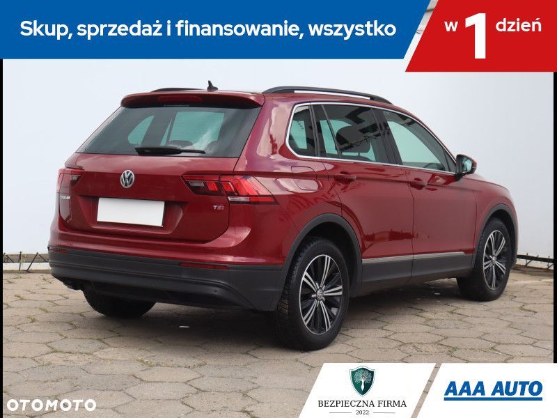 Volkswagen Tiguan - 6