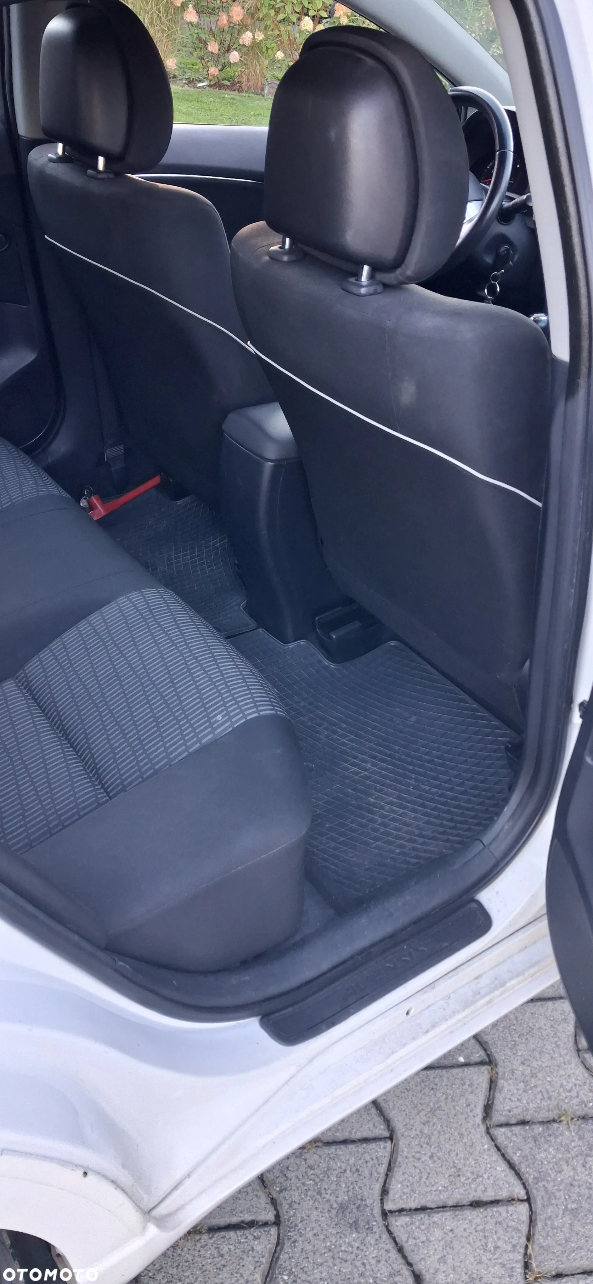 Toyota Avensis 2.0 D-4D Active - 14