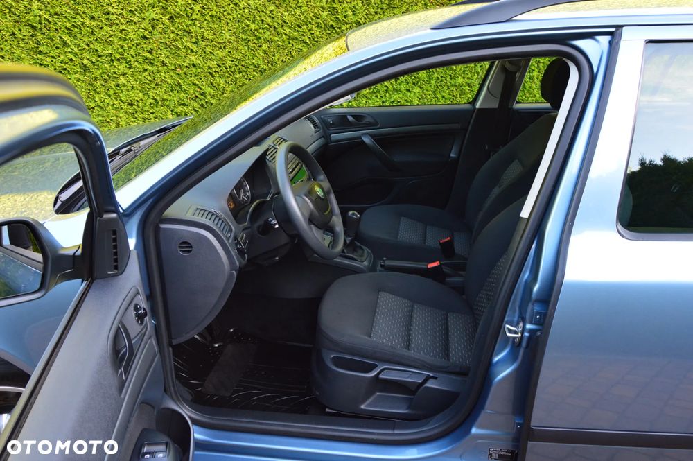 Skoda Octavia 1.6 Ambiente - 8