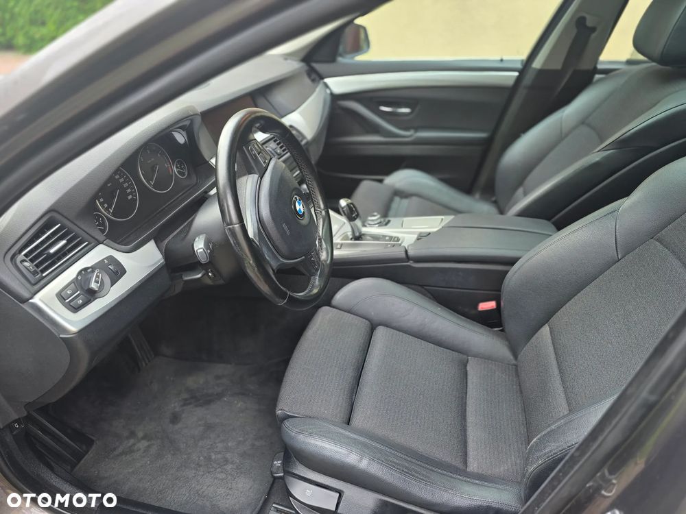 BMW Seria 5 525d Sport-Aut - 16