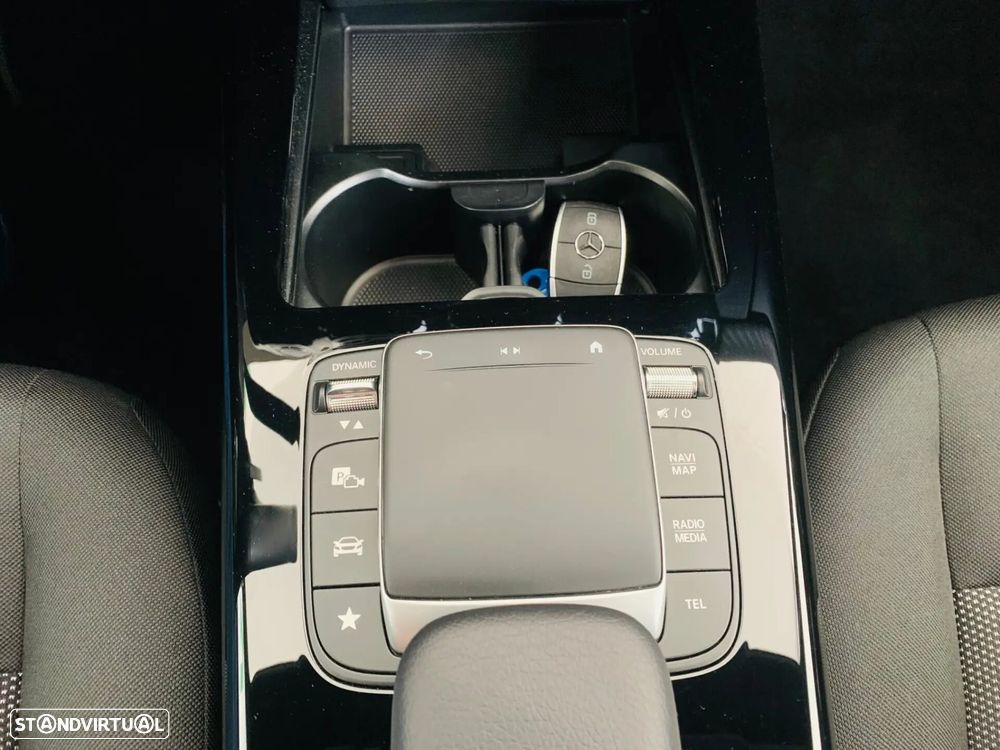 Mercedes-Benz CLA 180 7G-DCT Progressive - 26