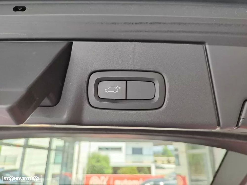 Volvo V90 2.0 D4 Momentum Geartronic - 14