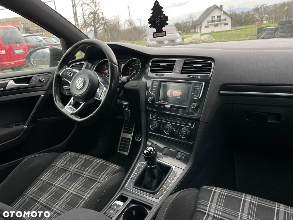 Volkswagen Golf GTD (BlueMotion Technology) - 10