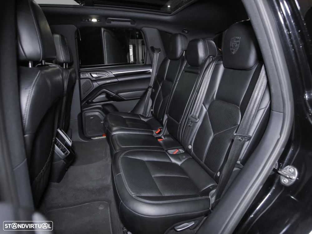 Porsche Cayenne S E-Hybrid Platinum Edition - 12