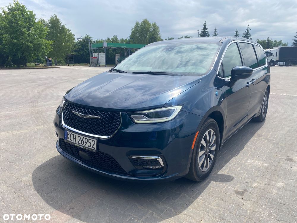 Chrysler Pacifica - 1