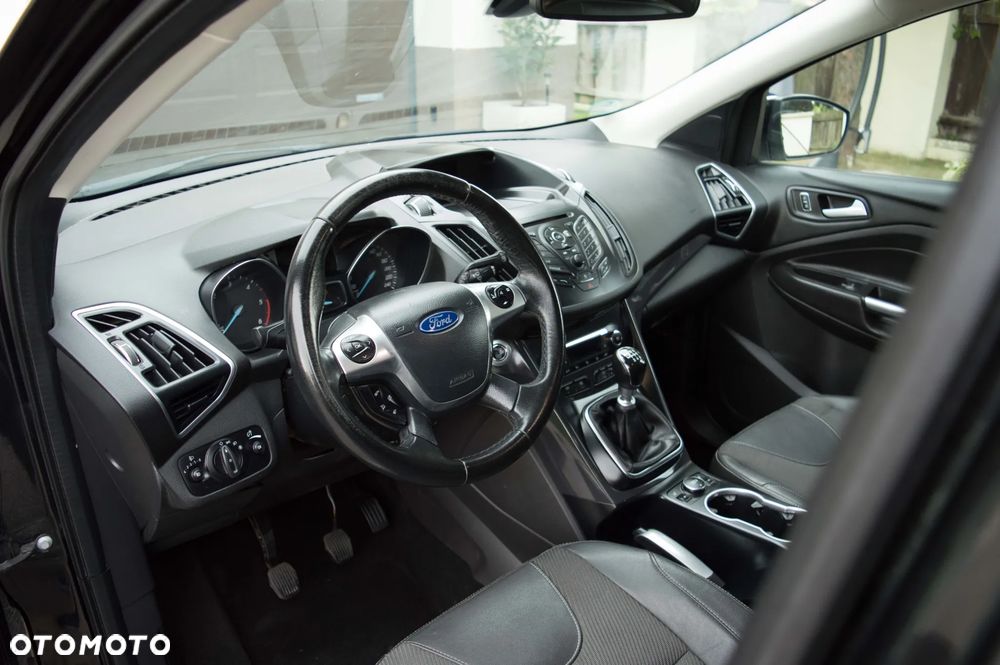 Ford Kuga 2.0 TDCi 2x4 Titanium - 14