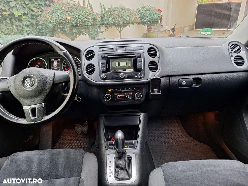 Volkswagen Tiguan 2.0 TDI DPF 4Motion BlueMotion Technology DSG Lounge Sport & Style - 6