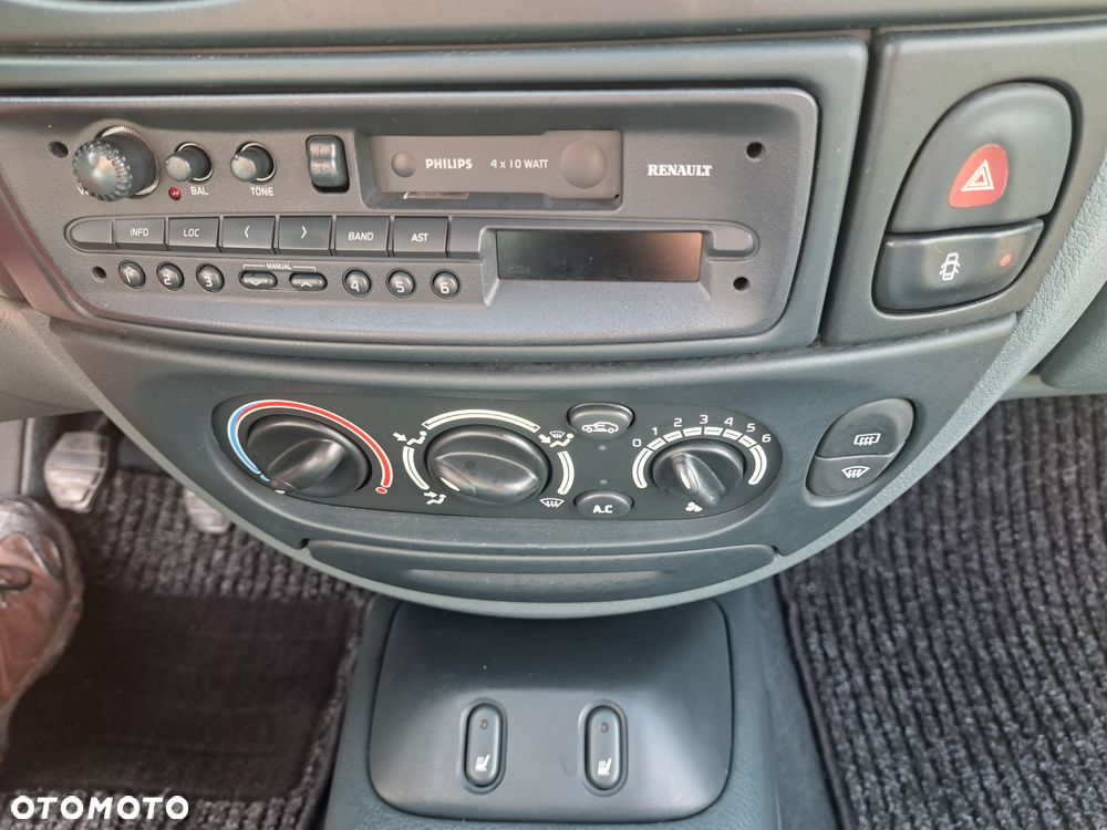 Renault Megane 2.0 RT - 28