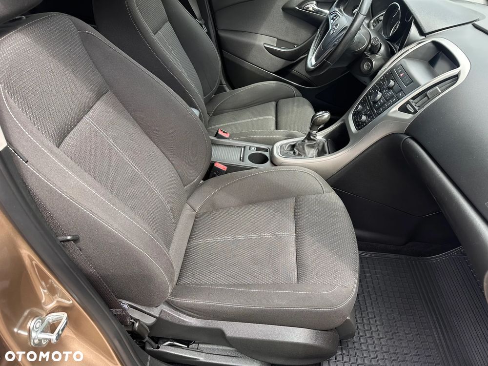 Opel Astra 1.4 Turbo Style - 25