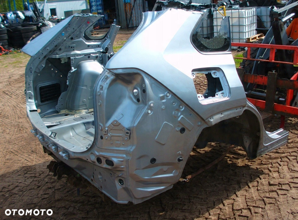 Toyota Ra4 2,5 V generacji Plug In Prawa Tył Pas Wanna Tylny Ćwiartka