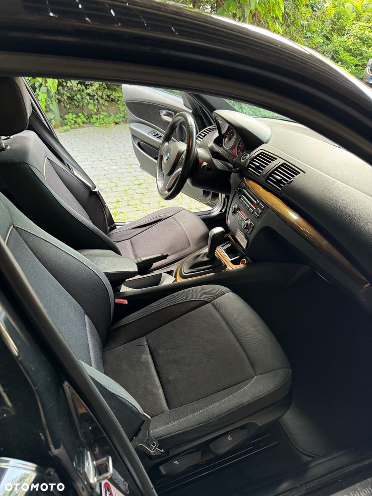 BMW Seria 1 118d DPF - 13