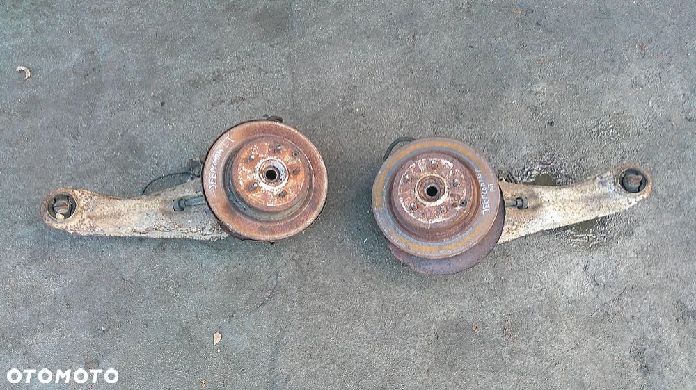 JEEP COMPASS I 2.0 CRD TYLNA ZWROTNICA LEWA LUB PRAWA PIASTA - 1