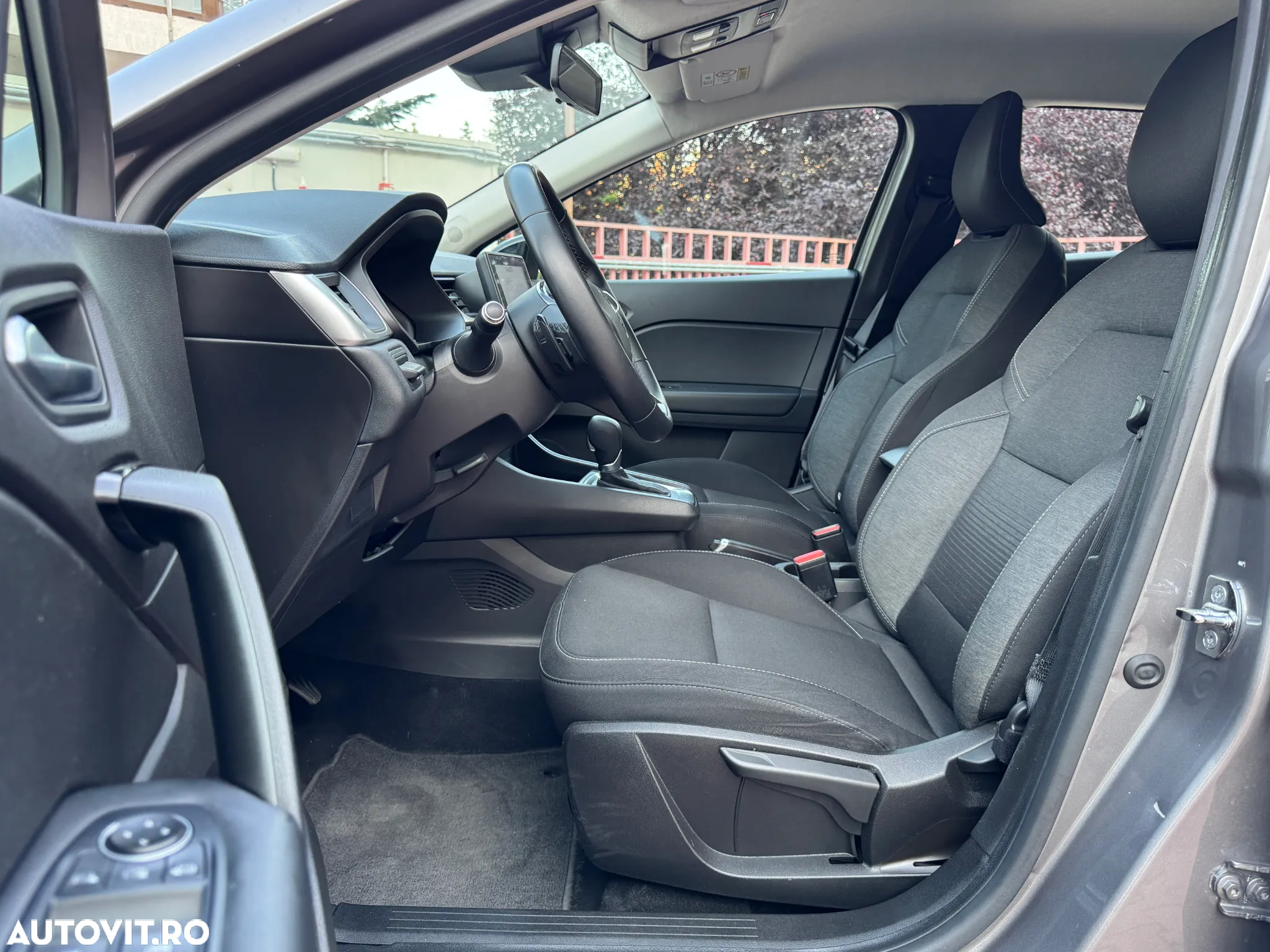 Renault Captur BLUE dCi 115 EDC BUSINESS EDITION - 11
