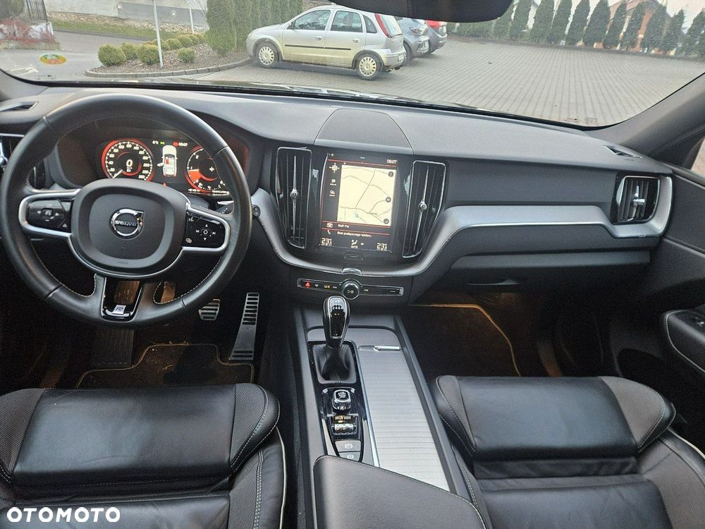 Volvo XC 60 D4 AWD R-Design - 17