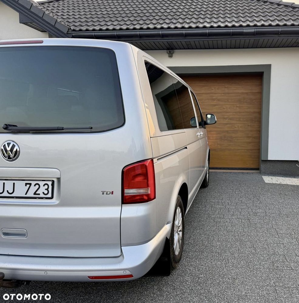 Volkswagen Multivan - 12