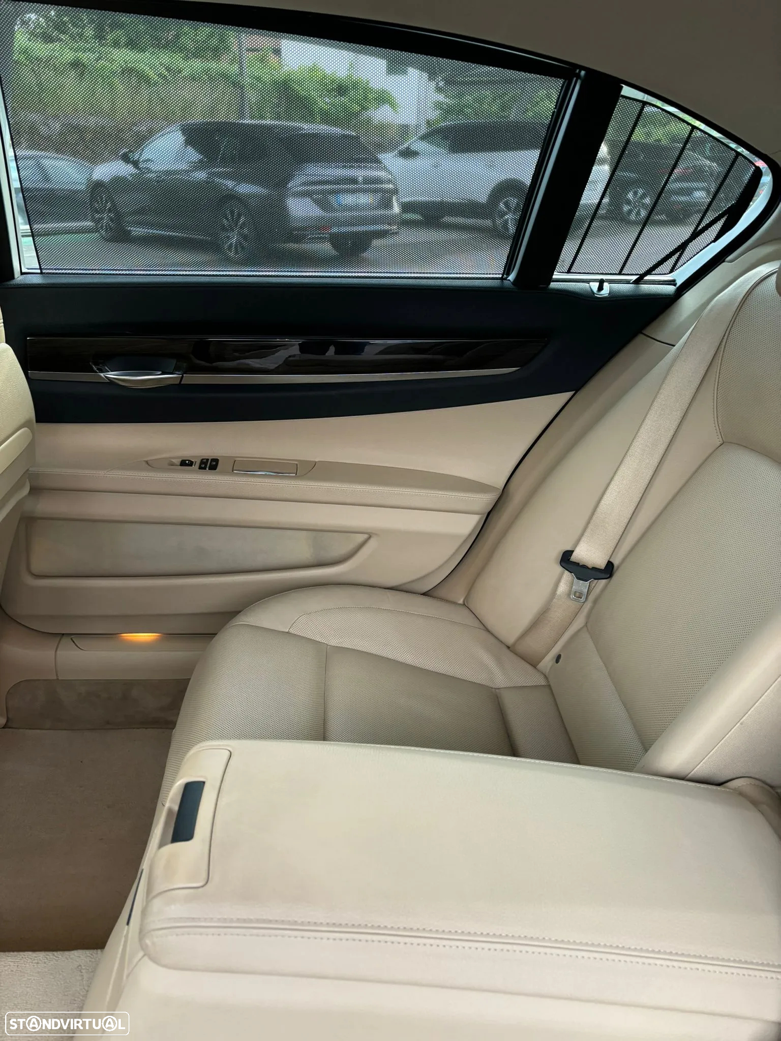 BMW 750 Ld xDrive - 29