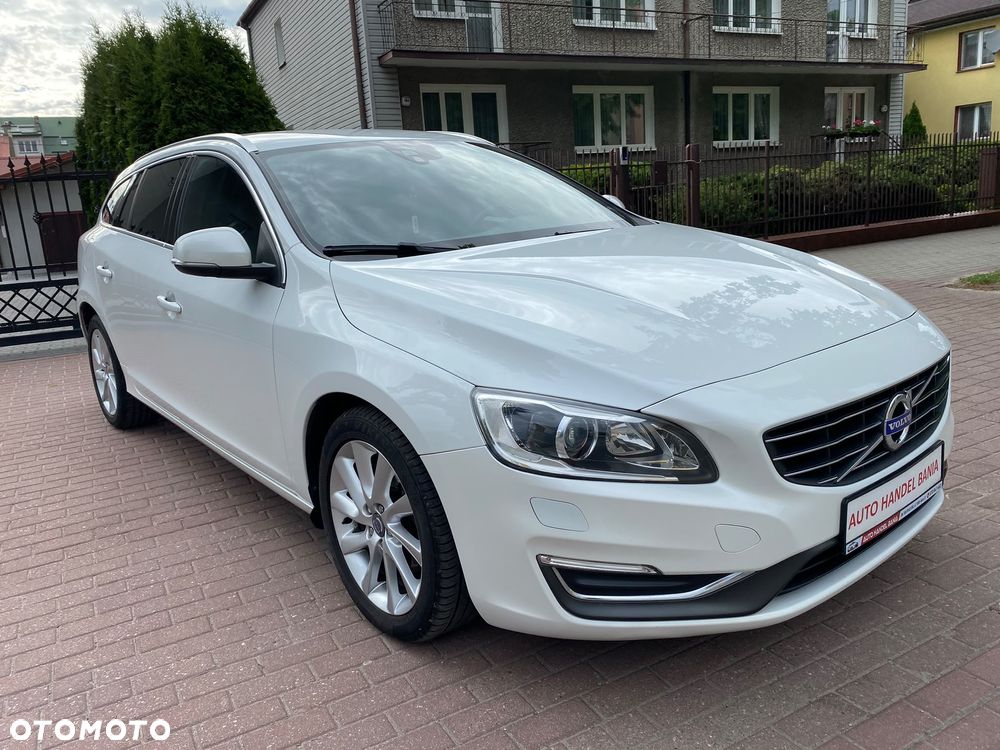 Volvo V60 D4 Momentum - 33