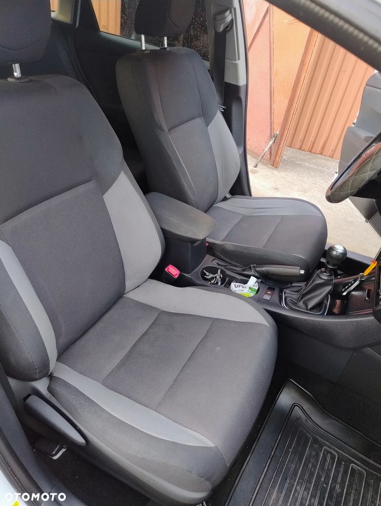 Toyota Auris 1.6 Active - 10