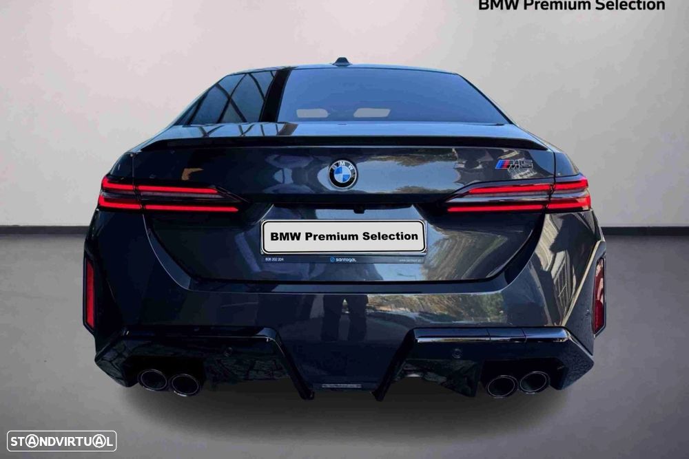 BMW i5 - 4